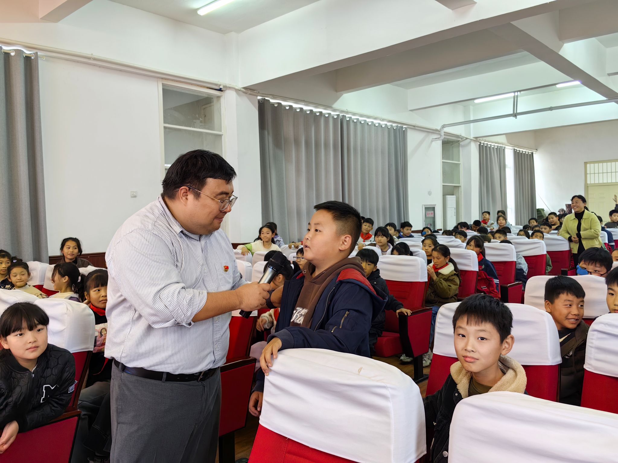 taptap点点官方网站组织开展定点帮扶系列活动