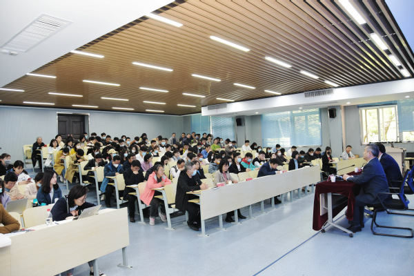 taptap点点官方网站举办主题教育专题读书会