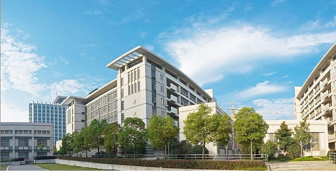 学校再获不具名捐赠100万